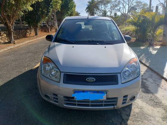 FORD FIESTA 1.6 MPI FIRST HATCH 8V FLEX 4P MANUAL